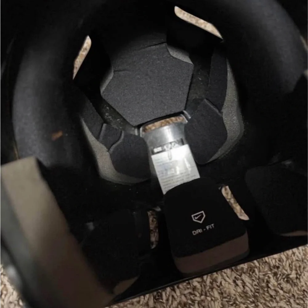 Nike baseball or softball batting helmet 6 3/8-7 3/8 with Dri-FIT padding - Picture 3 of 3